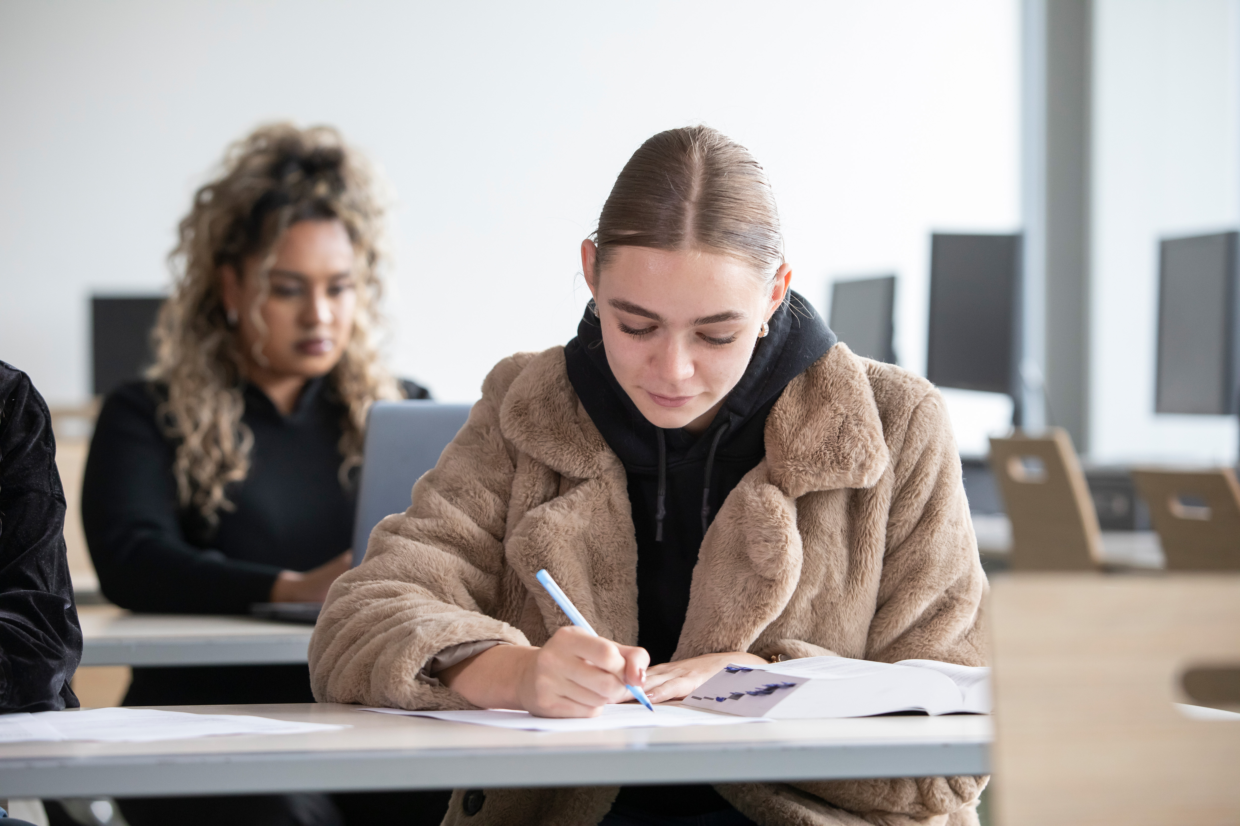 Student is aan het schrijven