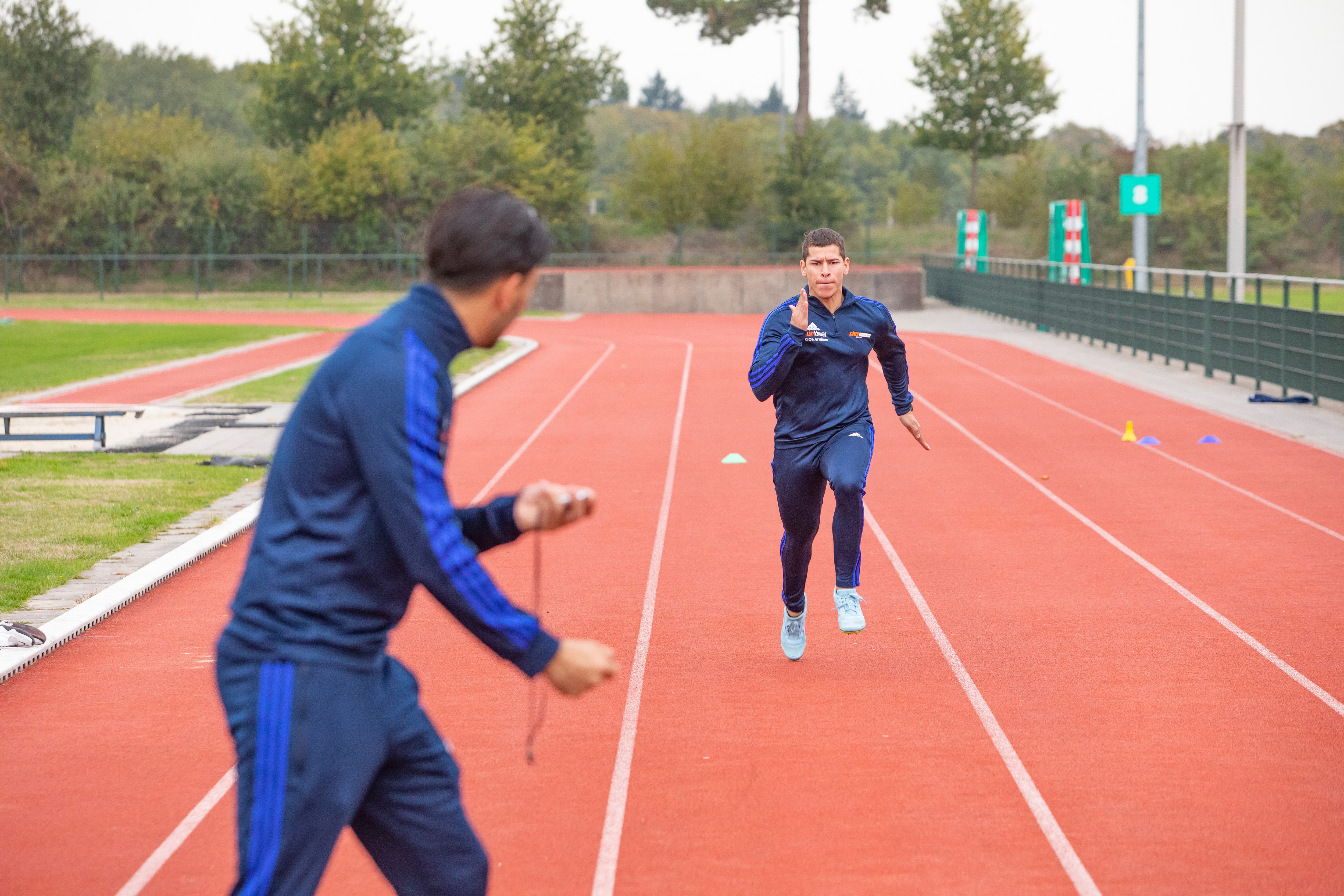 Student rent op de atletiekbaan